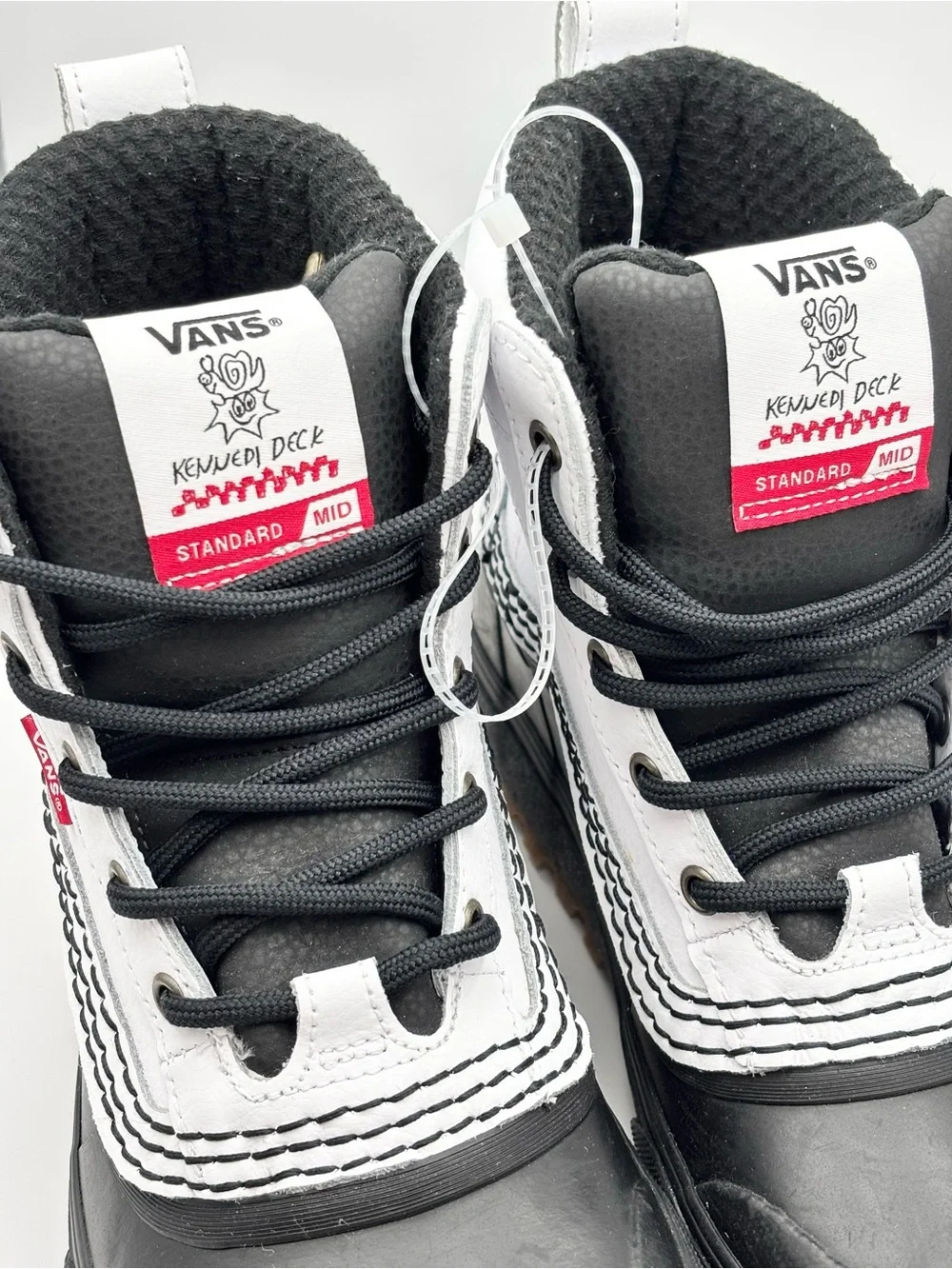 VANS x Kennedi Deck  Standard Mid Snow MTE Boot Shoes White / Black Size 8.5